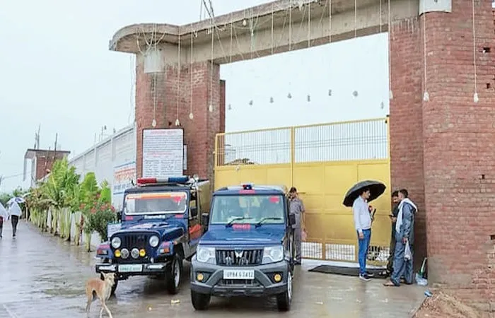 Hathras Stampede, उत्तर प्रदेश, हाथरस, बाबा भोले, सत्संग, मची भगदड़, हाहाकार मच गया, घटना क्यों हुई, सूरजपाल उर्फ भोले बाबा, आश्रम पर मारा छापा, पुलिस हाथरस कांड, सूरजपाल उर्फ भोले बाबा, Hathras Stampede, Uttar Pradesh, Hathras, Baba Bhole, Satsang, stampede, uproar, why did the incident happen, Surajpal alias Bhole Baba, raid on ashram, police Hathras incident, Surajpal alias Bhole Baba,