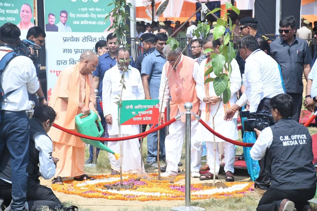 मुख्यमंत्री योगी आदित्यनाथ, 168 करोड़ प्लांटेशन, उत्तर प्रदेश, वृक्षारोपण महाभियान, ग्राम पंचायत, पंचायत अध्यक्ष, जिला पंचायत अध्यक्ष, नगर पंचायत अध्यक्ष, नगर पालिका परिषद अध्यक्ष, नगर निगम, Chief Minister Yogi Adityanath, 168 crore plantation, Uttar Pradesh, tree plantation campaign, Gram Panchayat, Panchayat President, District Panchayat President, Nagar Panchayat President, Municipal Council President, Municipal Corporation,