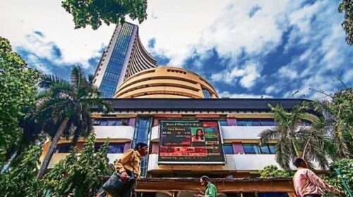 स्थानीय शेयर बाजार, गिरावट, भारतीय बाजार, बीएसई सेंसेक्स, रिलायंस इंडस्ट्रीज, शिखर पर बंद, 1.62 प्रतिशत उछलकर, बीएसई सेंसेक्स, local stock market, decline, Indian market, BSE Sensex, Reliance Industries, closed at peak, jumped 1.62 percent, BSE Sensex,