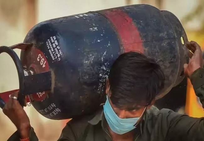 LPG Latest Price, महंगा हुआ LPG सिलेंडर, ऑयल मार्केटिंग, कमर्शियल LPG सिलेंडर, 14 किलोग्राम, गैस सिलेंडर, इंडियन ऑयल कॉरपोरेशन लिमिटेड, LPG Latest Price, LPG cylinder becomes expensive, oil marketing, commercial LPG cylinder, 14 kg, gas cylinder, Indian Oil Corporation Limited,